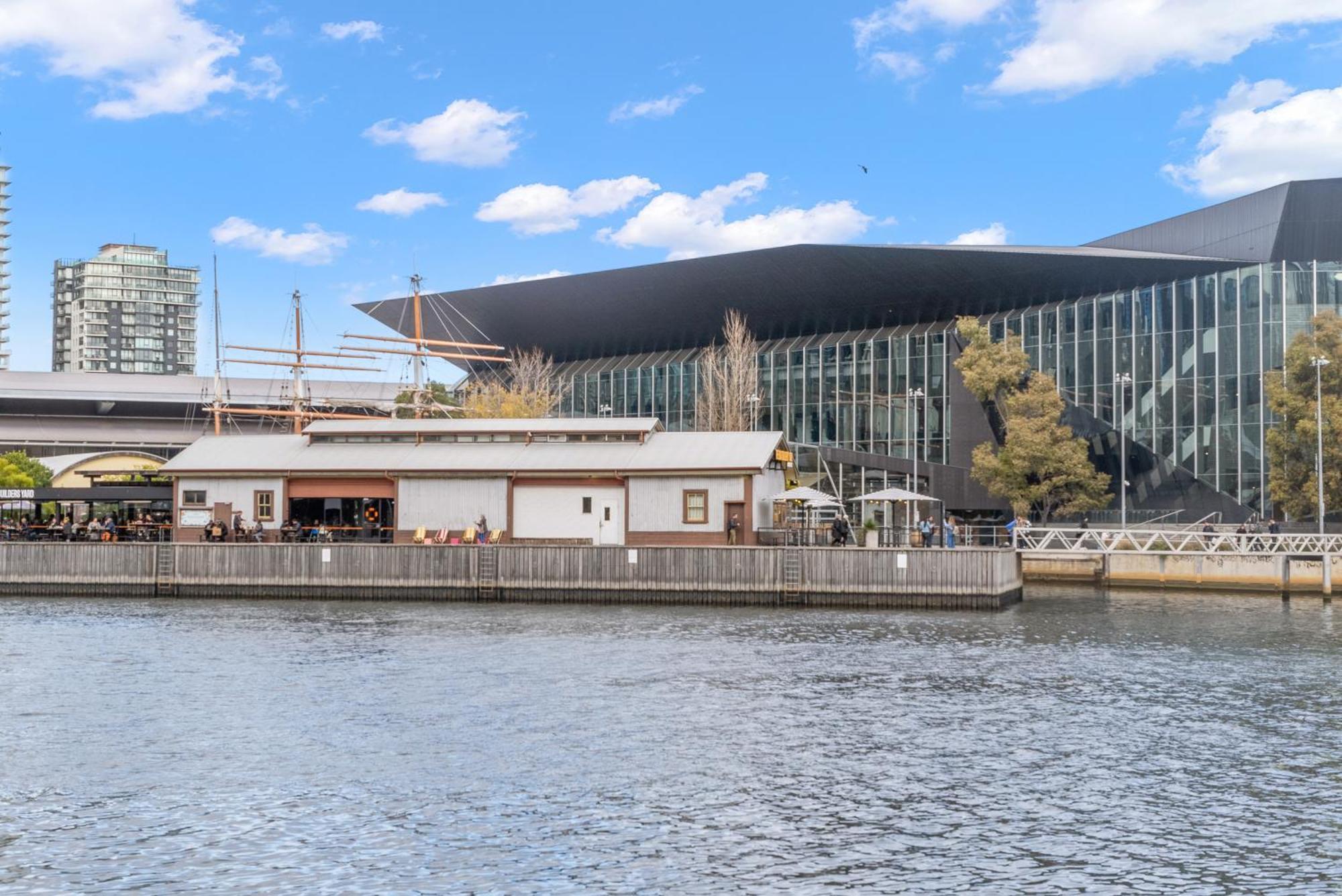 Resort Style Living Yarra Wharf Мельбурн Экстерьер фото